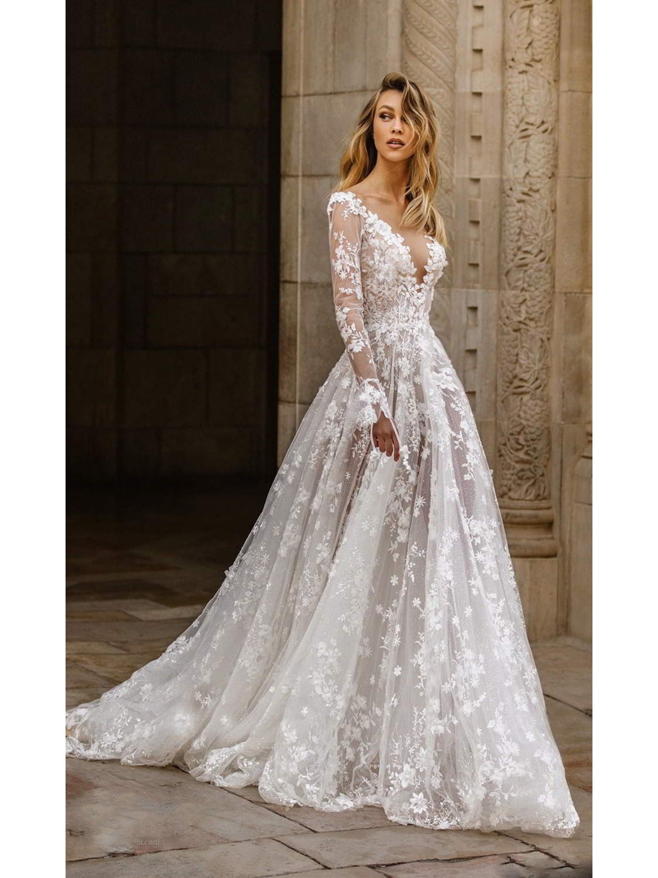 Women's Elegant Floral Lace Wedding Guest & Bridesmaid Dress - V-Neck Long Sleeve Semi-Sheer Floor-Length Evening Gown with Mermaid Silhouette for Weddings & Formal Events, Wedding Dress, Delicate Fabric Detail