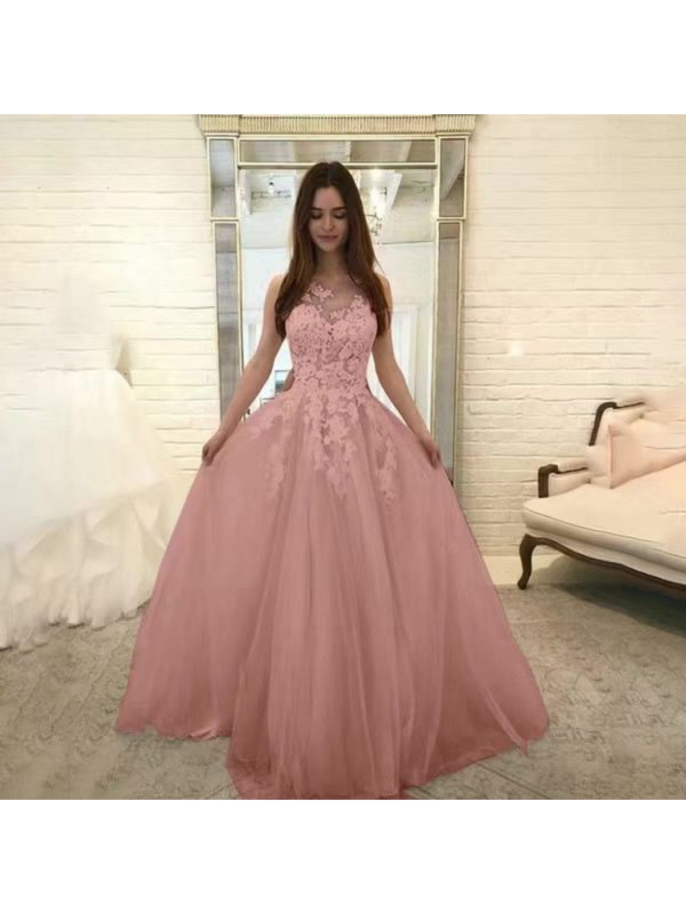 Women's Elegant Lace Wedding Dress - Long Formal evening gown with Hanging Neckline, Soft Lace Party dress for Bridal, Prom, Galas - Ready-to-Wear Formal Attire, Prom Clothing, Sophisticated Detailing