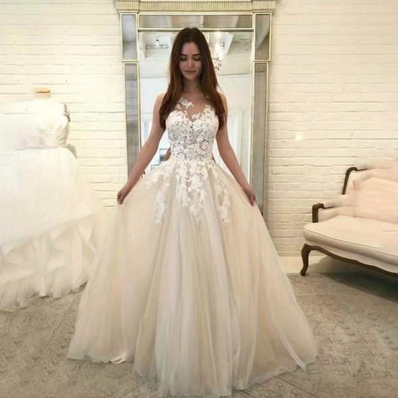 Women's Elegant Lace Wedding Dress - Long Formal evening gown with Hanging Neckline, Soft Lace Party dress for Bridal, Prom, Galas - Ready-to-Wear Formal Attire, Prom Clothing, Sophisticated Detailing